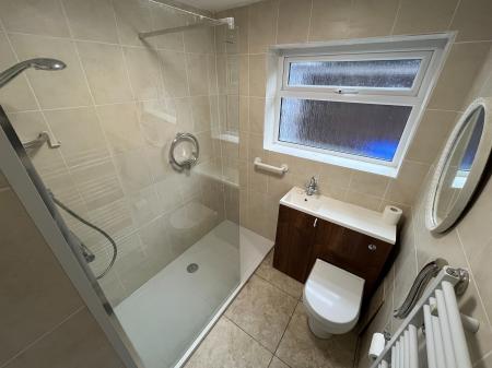 2 bedroom Bungalow to let in Fullbrook Ave, Burton-On-Trent, DE13