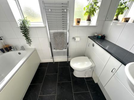 4 bedroom Detached house for sale in Alexandra Road, Burton-on-Trent, DE15