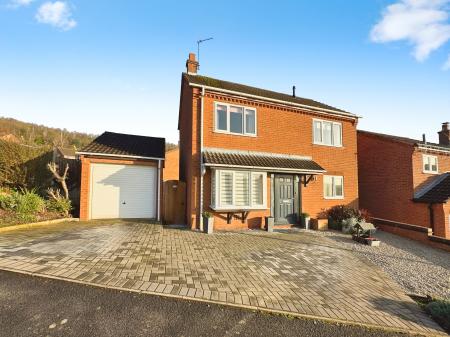 3 bedroom Detached house for sale in Ashbrook, Stapenhill, Burton-on-Trent, DE15