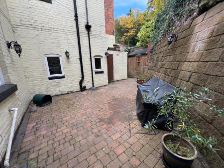 3 bedroom Detached house for sale in Bearwood Hill Road, Winshill, Burton-on-Trent, DE15