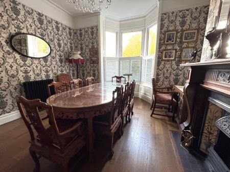 3 bedroom Detached house for sale in Bearwood Hill Road, Winshill, Burton-on-Trent, DE15