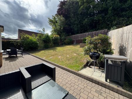 4 bedroom Detached house for sale in Bretby Hollow, Swadlincote, DE11