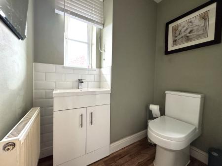 4 bedroom Detached house for sale in Bretby Hollow, Swadlincote, DE11