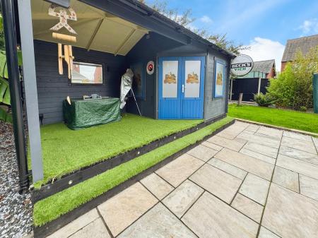 3 bedroom Bungalow for sale in Burton Road, Castle Gresley, Swadlincote, Derbyshire, DE11