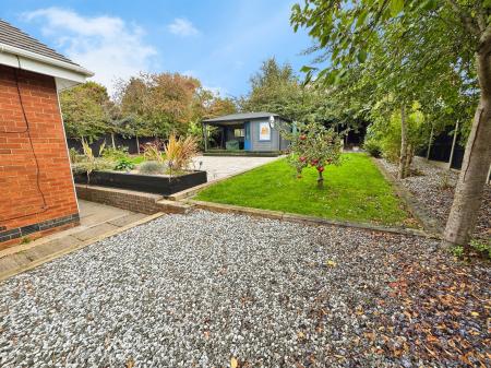 3 bedroom Bungalow for sale in Burton Road, Castle Gresley, Swadlincote, Derbyshire, DE11