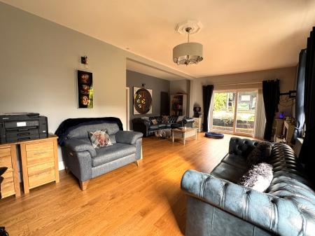 3 bedroom Bungalow for sale in Burton Road, Castle Gresley, Swadlincote, Derbyshire, DE11