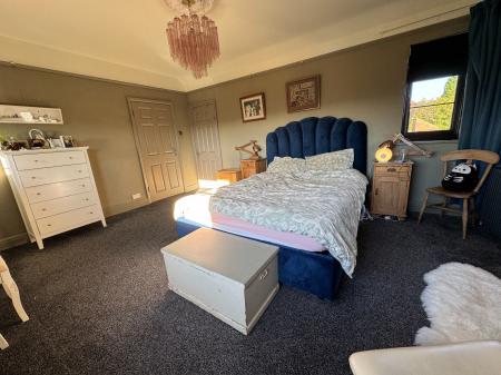3 bedroom Detached house for sale in Burton Road, Castle Gresley, Swadlincote, Derbyshire, DE11