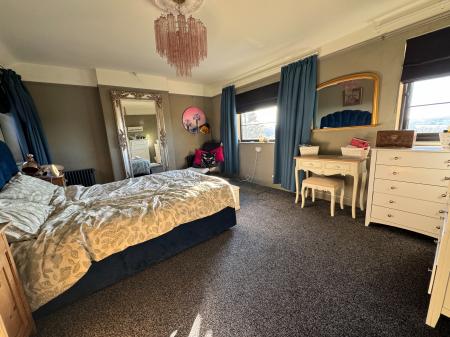 3 bedroom Detached house for sale in Burton Road, Castle Gresley, Swadlincote, Derbyshire, DE11