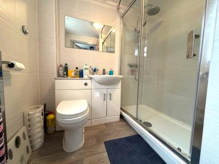 2 bedroom Flat for sale in Caroline Court, Burton-on-Trent, DE14