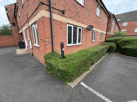 2 bedroom Flat for sale in Caroline Court, Burton-on-Trent, DE14