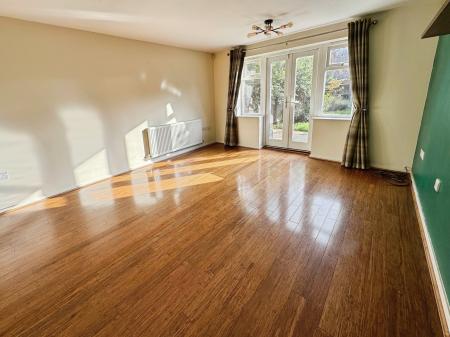 3 bedroom Town house for sale in Caroline Court, Burton-on-Trent, DE14