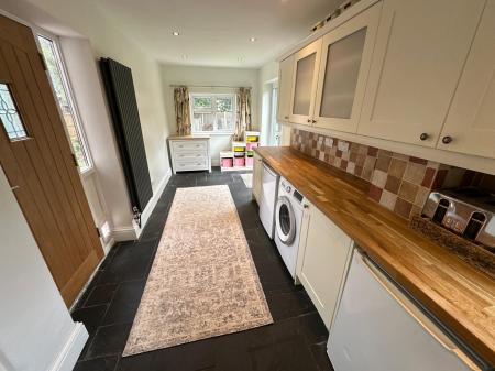 3 bedroom Semi-detached house for sale in Cedar Grove, Linton, Swadlincote, Derbyshire, DE12
