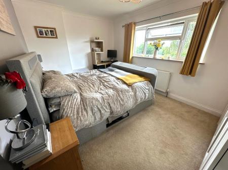 3 bedroom Semi-detached house for sale in Cedar Grove, Linton, Swadlincote, Derbyshire, DE12