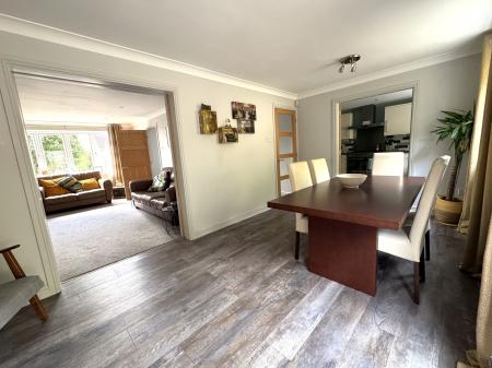 4 bedroom Detached house for sale in Derwent Road, Brizlincote Valley, Burton-on-Trent, DE15