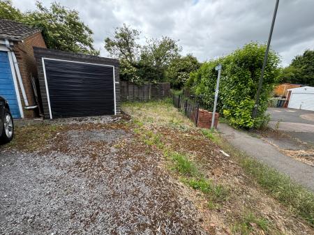2 bedroom End of terrace house for sale in Fairfield Crescent, Swadlincote, DE11