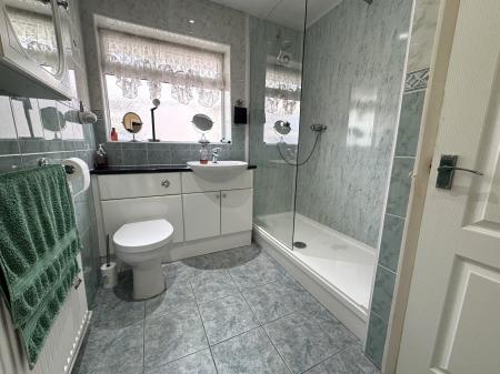 2 bedroom Semi-detached bungalow for sale in Faversham Road, Burton-on-Trent, DE13