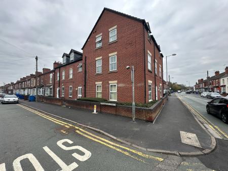 2 bedroom Flat for sale in Florence Villas, Burton-on-Trent, DE13