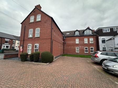 2 bedroom Flat for sale in Florence Villas, Burton-on-Trent, DE13