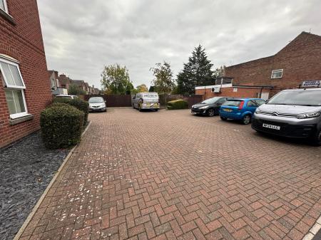 2 bedroom Flat for sale in Florence Villas, Burton-on-Trent, DE13