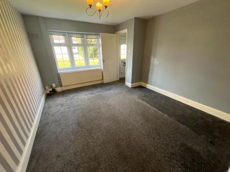 3 bedroom Semi-detached house for sale in Glamis Close, Stretton, Burton-on-Trent, DE13