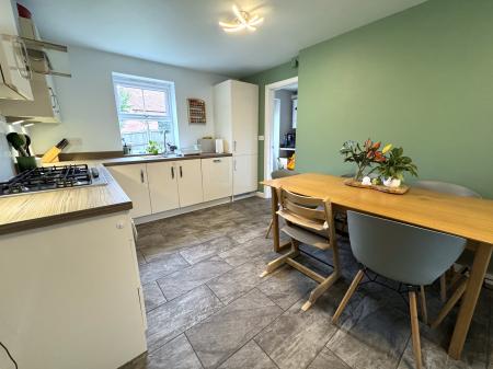 3 bedroom Detached house for sale in Glamorgan Way, Swadlincote, DE11