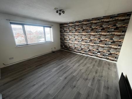 2 bedroom Maisonette for sale in Harlech Way, Burton-on-Trent, DE13