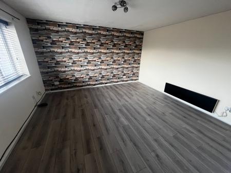 2 bedroom Maisonette for sale in Harlech Way, Burton-on-Trent, DE13