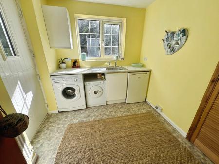 3 bedroom Detached house for sale in Hawthorn Crescent, Stapenhill, Burton-on-Trent, DE15