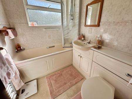 3 bedroom Detached house for sale in Hawthorn Crescent, Stapenhill, Burton-on-Trent, DE15
