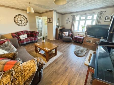 3 bedroom Detached house for sale in Hawthorn Crescent, Stapenhill, Burton-on-Trent, DE15