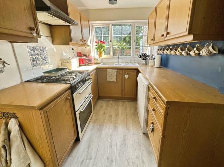 3 bedroom Detached house for sale in Hawthorn Crescent, Stapenhill, Burton-on-Trent, DE15