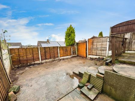 3 bedroom Semi-detached house for sale in Kestrel Way, Winshill, Burton-on-Trent, DE15