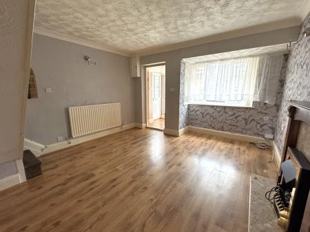 3 bedroom Semi-detached house for sale in Kestrel Way, Winshill, Burton-on-Trent, DE15