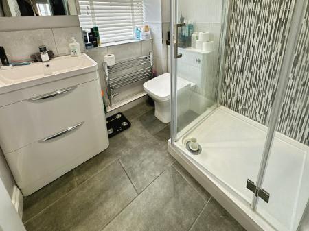 4 bedroom Detached house for sale in Kinver Road, Winshill, Burton-on-Trent, DE15