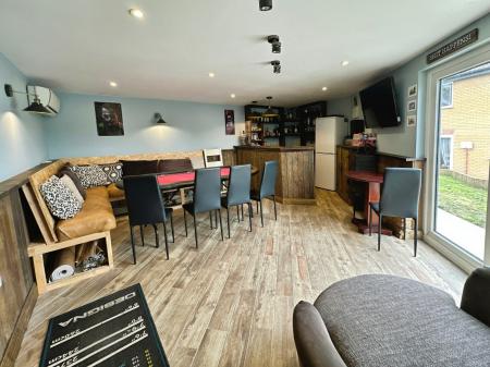 4 bedroom Detached house for sale in Kinver Road, Winshill, Burton-on-Trent, DE15