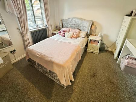 4 bedroom Detached house for sale in Kinver Road, Winshill, Burton-on-Trent, DE15