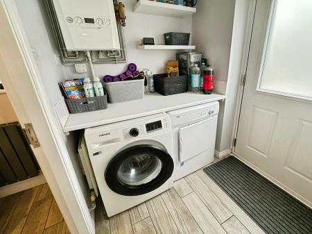 4 bedroom Detached house for sale in Kinver Road, Winshill, Burton-on-Trent, DE15