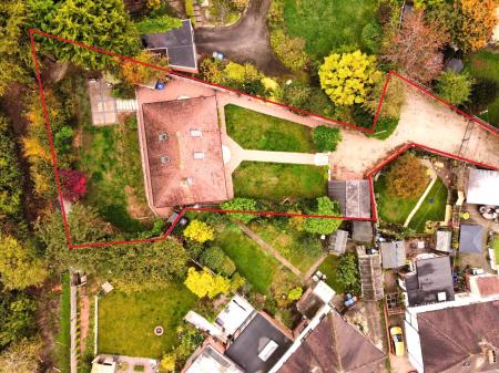 3 bedroom Detached house for sale in Lyndham Avenue, Stapenhill, Burton-on-Trent, DE15