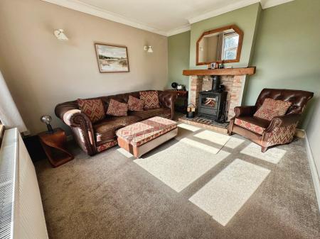 3 bedroom Detached house for sale in Lyndham Avenue, Stapenhill, Burton-on-Trent, DE15