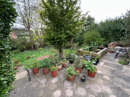 3 bedroom Semi-detached house for sale in Malvern Avenue, Stapenhill, Burton-on-Trent, DE15