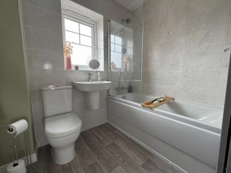 3 bedroom Semi-detached house for sale in Marble Drive, Swadlincote, DE11