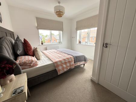 3 bedroom Semi-detached house for sale in Marble Drive, Swadlincote, DE11