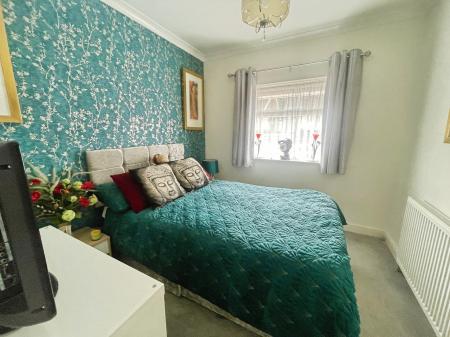 2 bedroom Semi-detached bungalow for sale in Mayfield Drive, Stapenhill, Burton-on-Trent, DE15