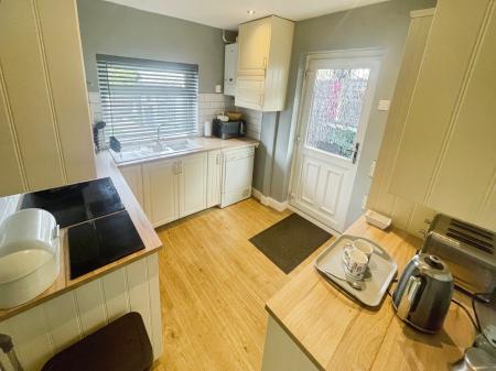2 bedroom Semi-detached bungalow for sale in Mayfield Drive, Stapenhill, Burton-on-Trent, DE15
