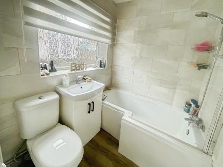 2 bedroom Semi-detached bungalow for sale in Mayfield Drive, Stapenhill, Burton-on-Trent, DE15