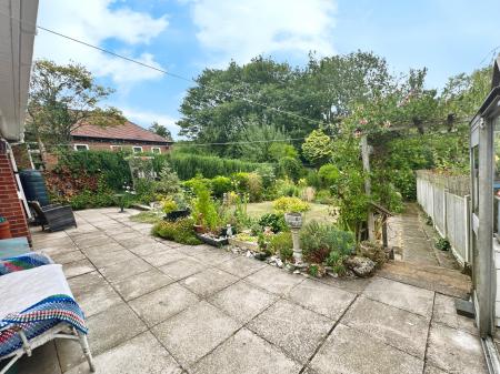 2 bedroom Bungalow for sale in Midway Road, Swadlincote, DE11