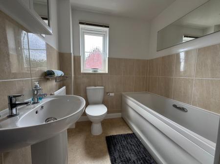 3 bedroom Detached house for sale in Moray Close, Church Gresley, Swadlincote, DE11