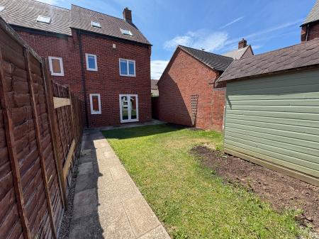 4 bedroom Semi-detached house for sale in Morley Walk, Church Gresley, Swadlincote, DE11