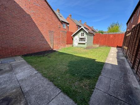 4 bedroom Semi-detached house for sale in Morley Walk, Church Gresley, Swadlincote, DE11