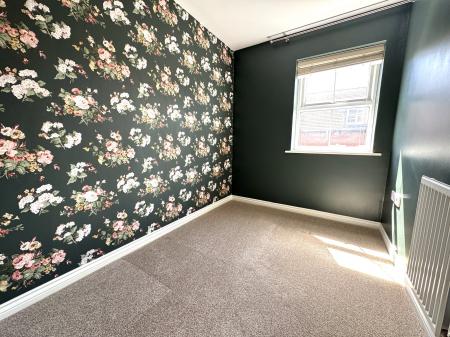4 bedroom Semi-detached house for sale in Morley Walk, Church Gresley, Swadlincote, DE11